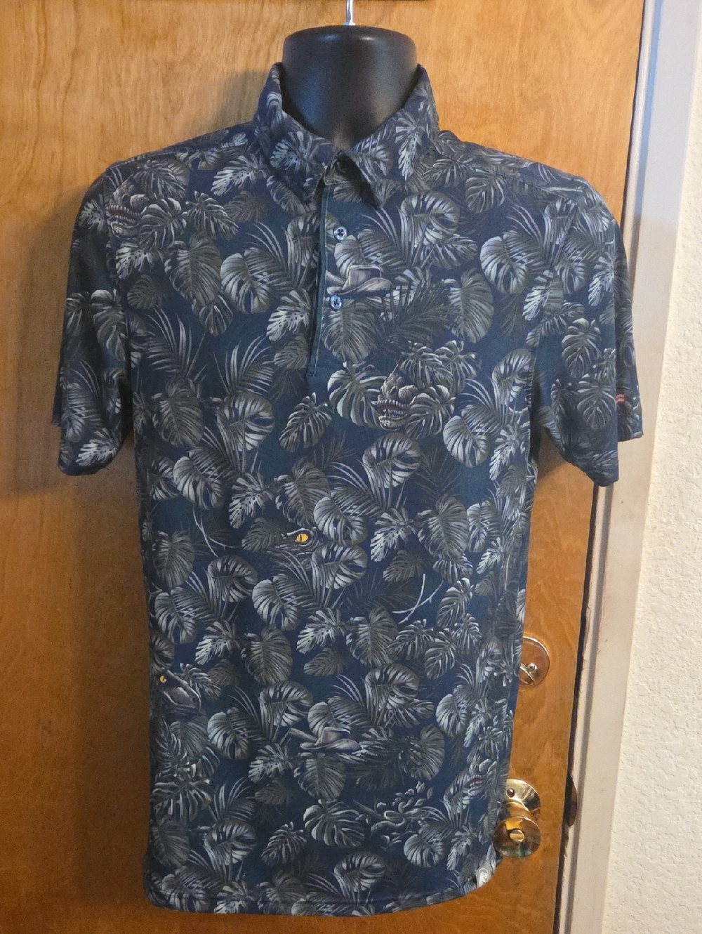 RSVLTS Jurassic Park "Clever Girl" KUNUFLEX Short Sleeve Shirt Size XS